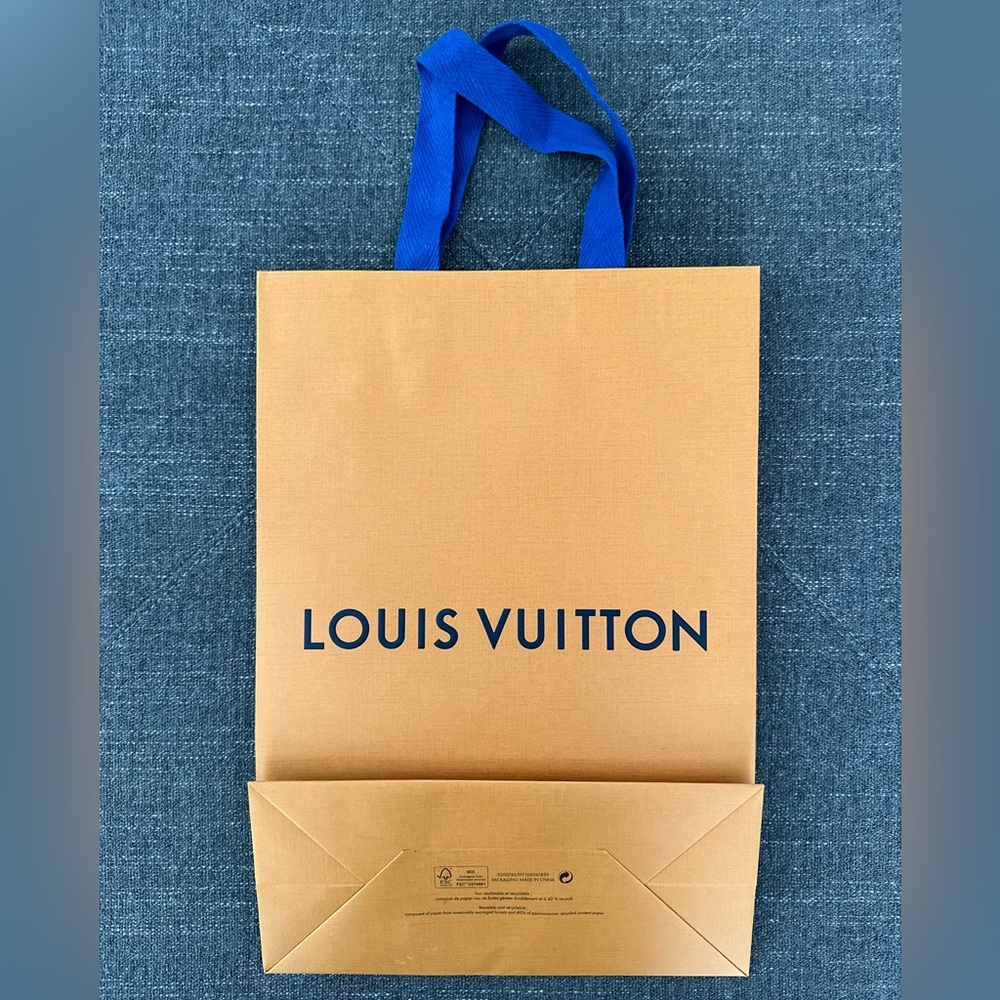 Louis Vuitton medium store bag. 100% authentic